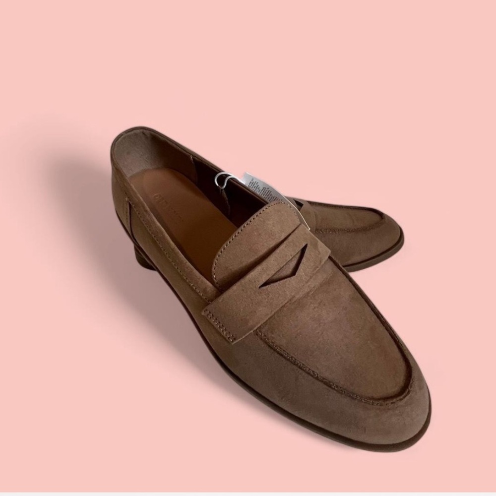 Size 10 suede tan old navy loafer